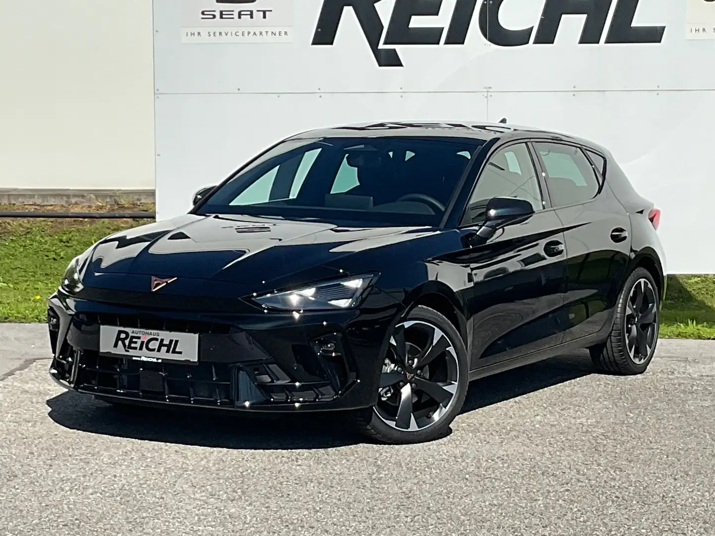 CUPRA Leon 1,5 TSI - Edge- und Winter-Paket Schwarz - 2