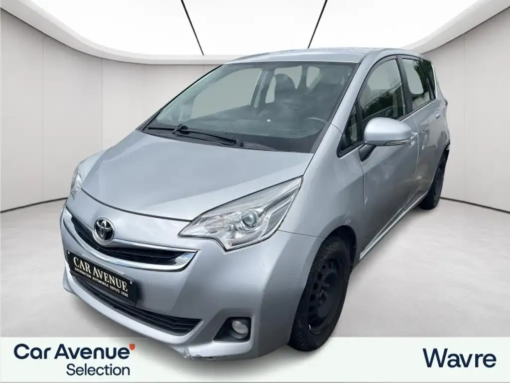 Toyota Verso-S 2015 из Европы — купить под ключ