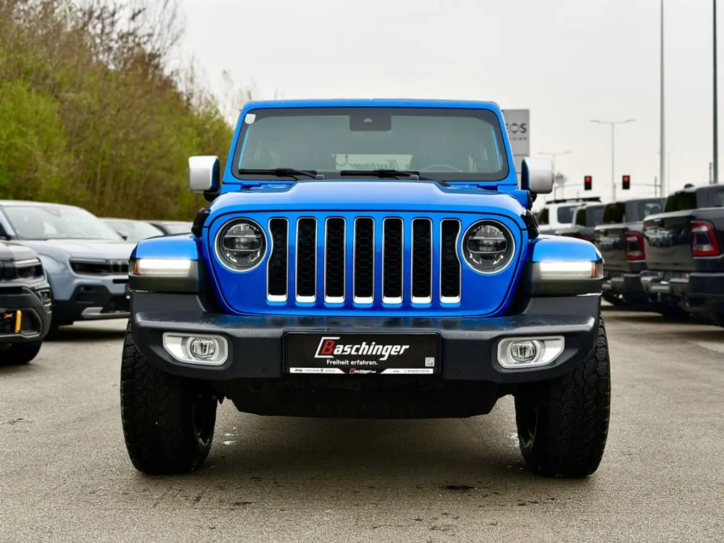 Jeep Wrangler Sahara PHEV 380 PS 4xe Blau - 2