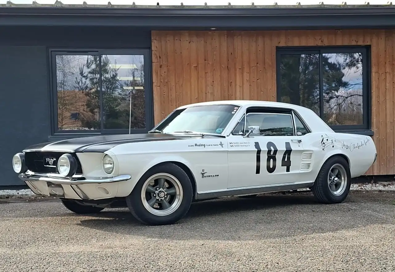 Ford Mustang 1967 coupé 289, foto 1