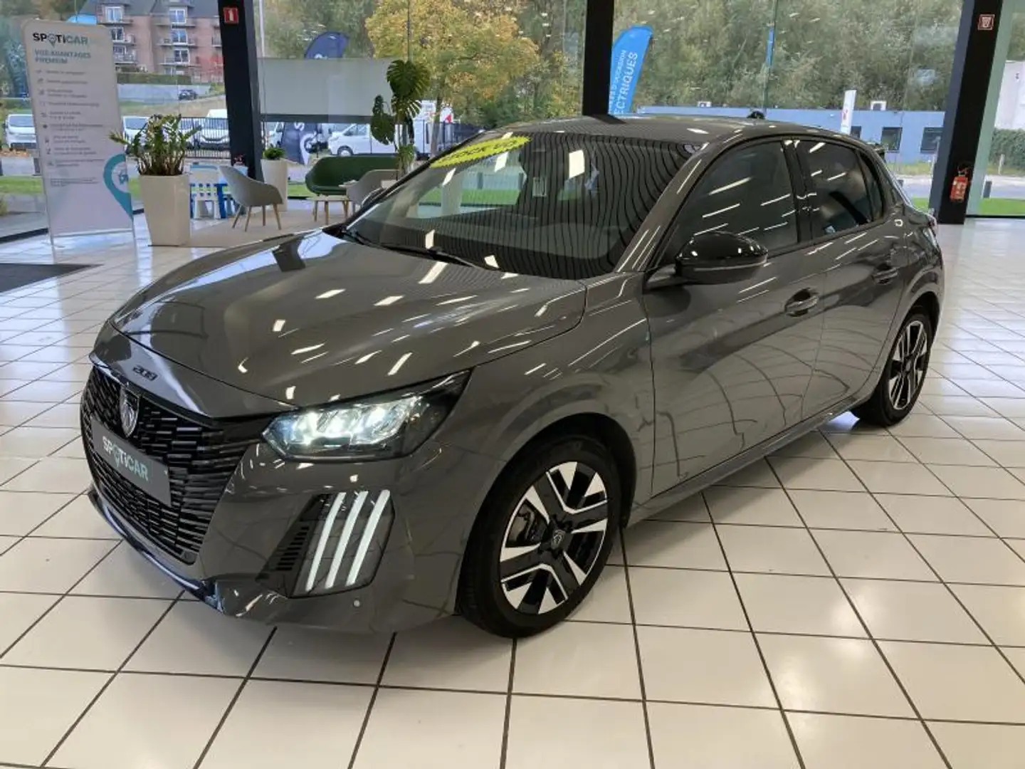 Peugeot 208 *** Allure MHEV --- Grau - 1