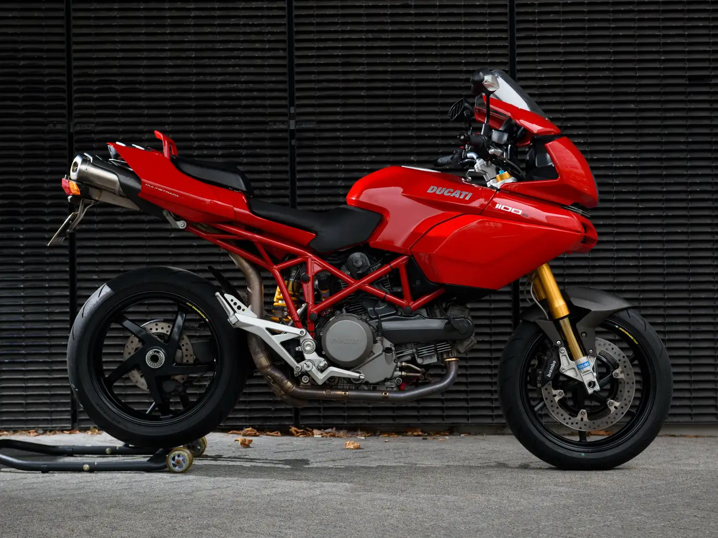 Ducati Multistrada 1100 Ducati Multistrada 1100S Красный - 1