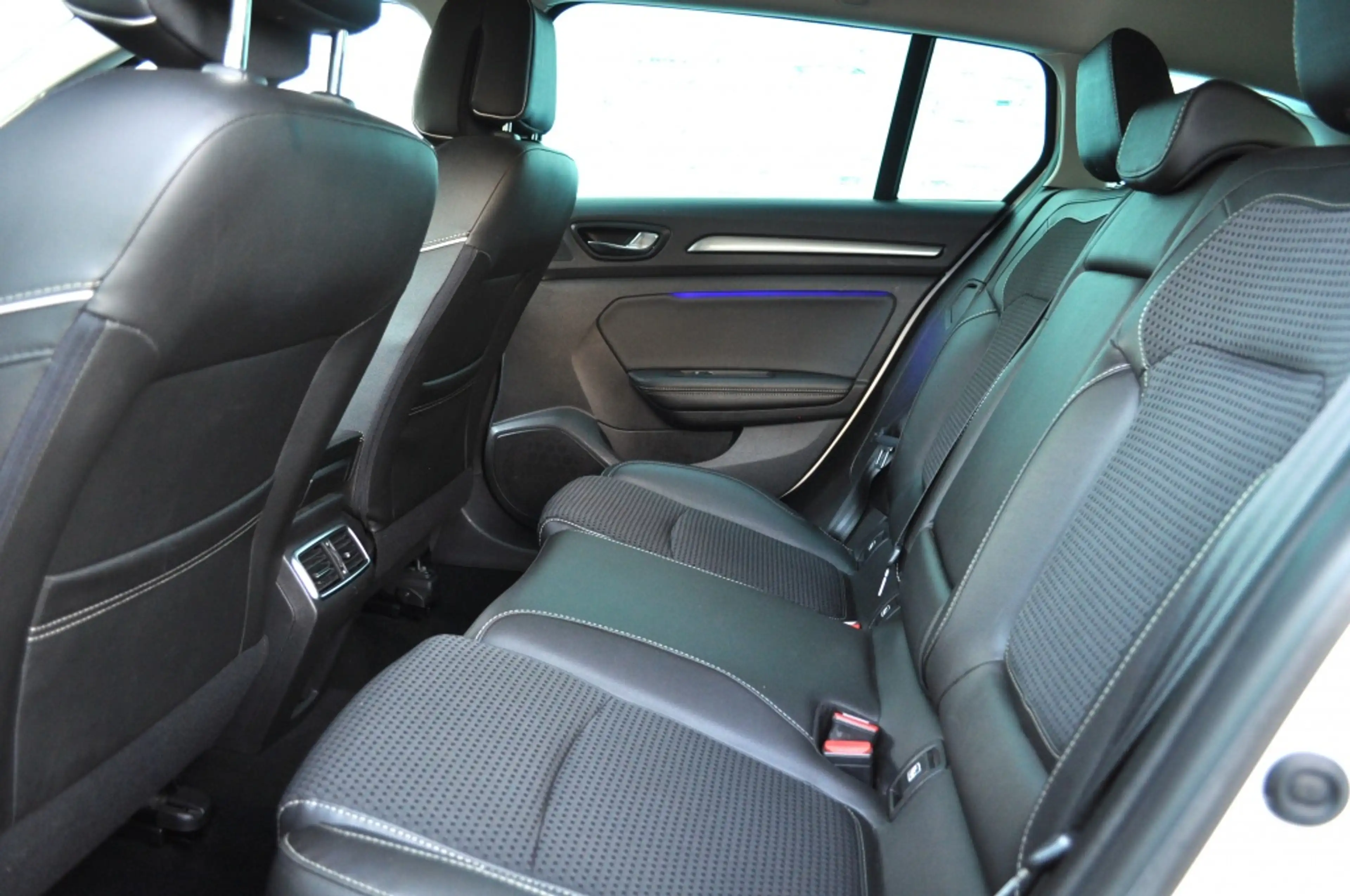 Renault Megane Estate 1.5 dCi Bose trh massage egtg — photo 8