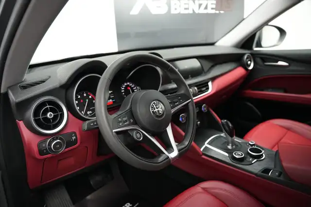 Alfa Romeo Stelvio view 15