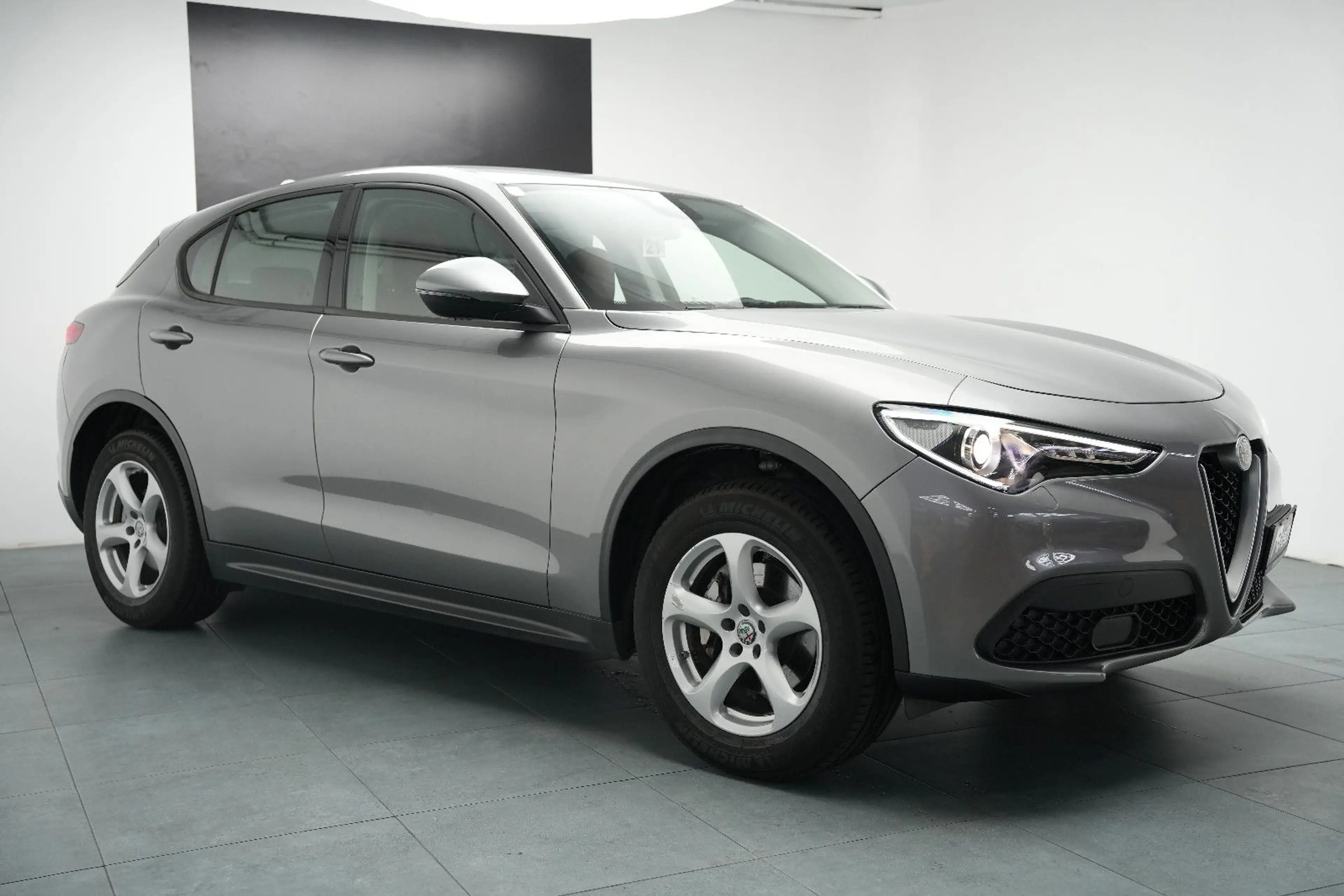 Alfa Romeo Stelvio Super Q4/BI-XENON/PDC/AUTOMATIK/SPURHALT — photo 5