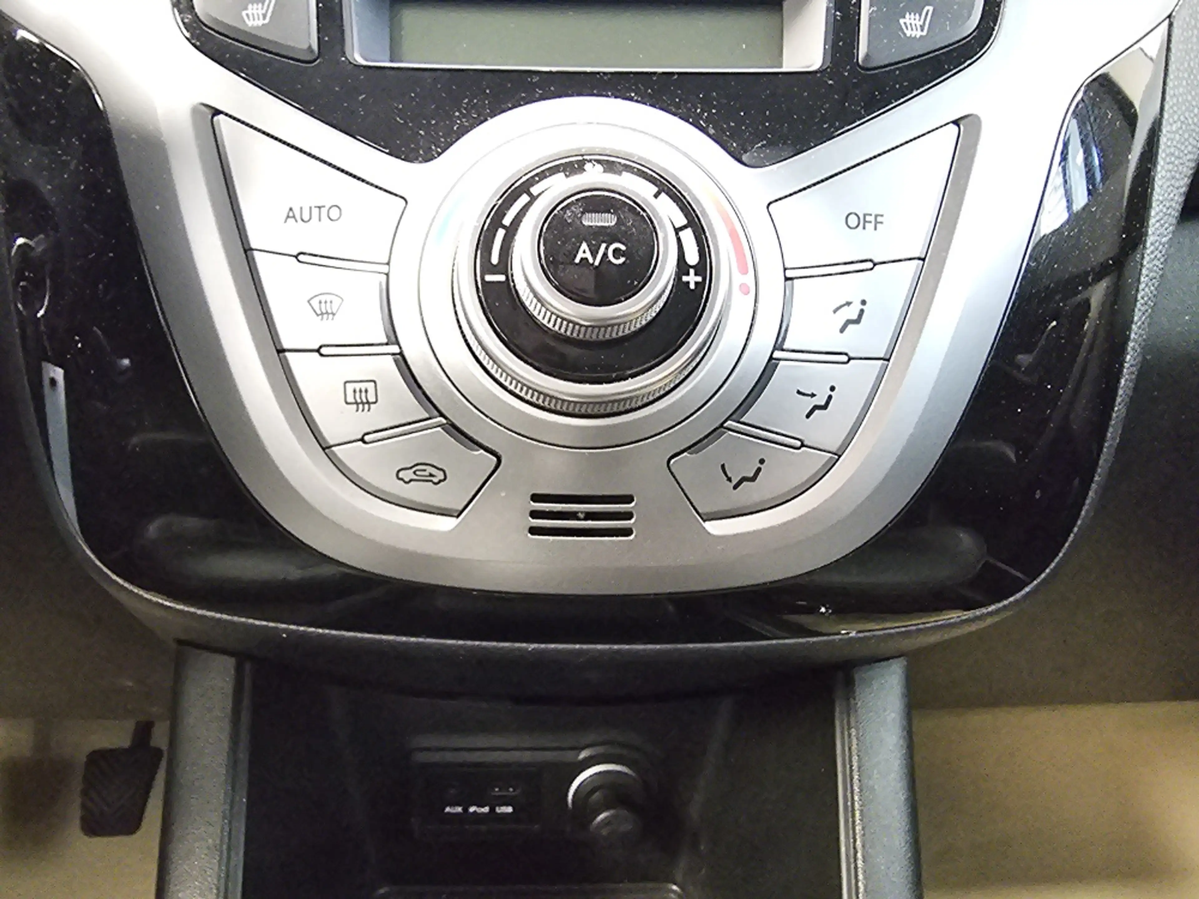 Hyundai iX20 1.Hand,AHK,Leder,Tempomat,PDC,Sitzheizung — photo 8