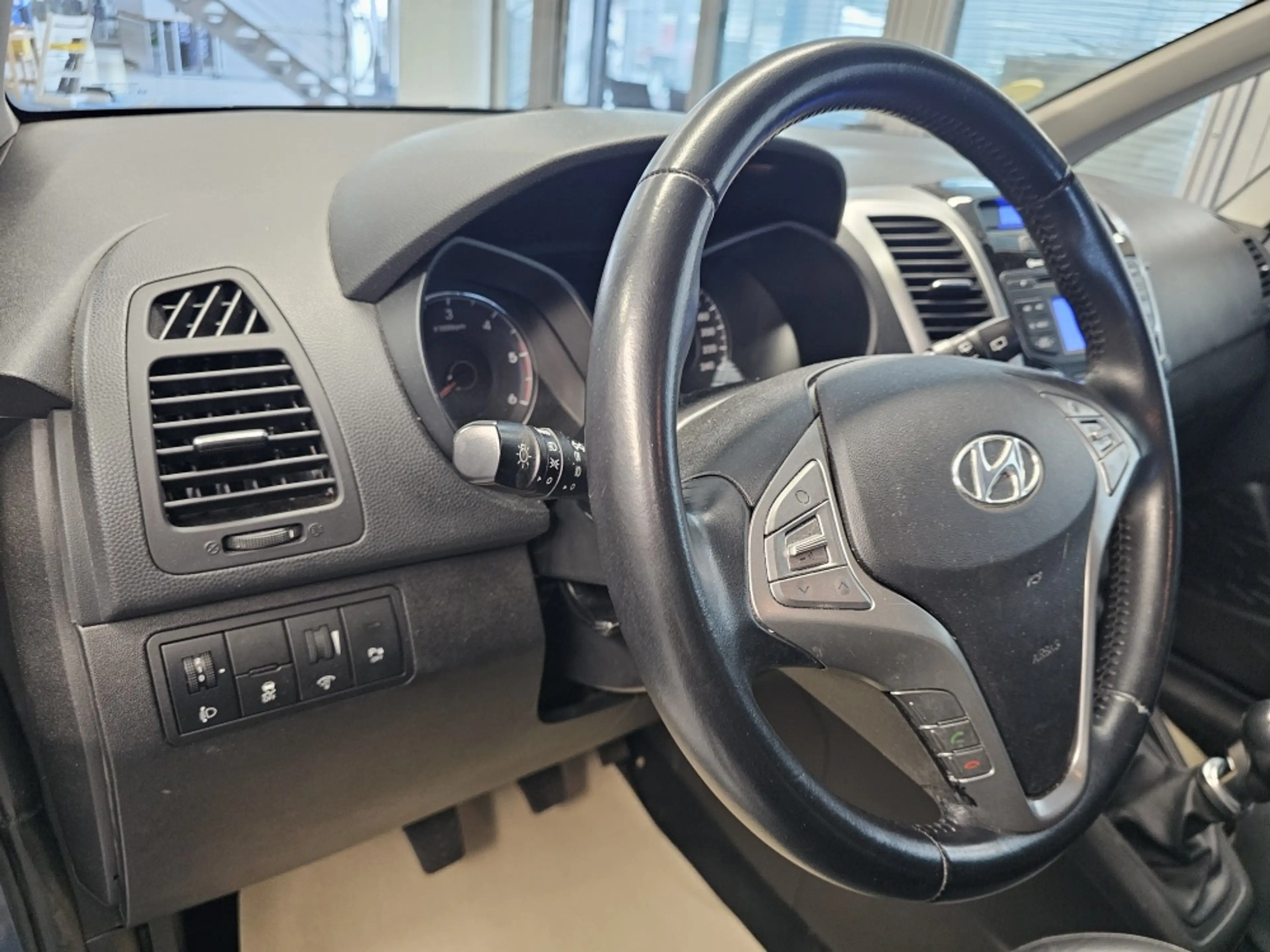 Hyundai iX20 1.Hand,AHK,Leder,Tempomat,PDC,Sitzheizung — photo 14