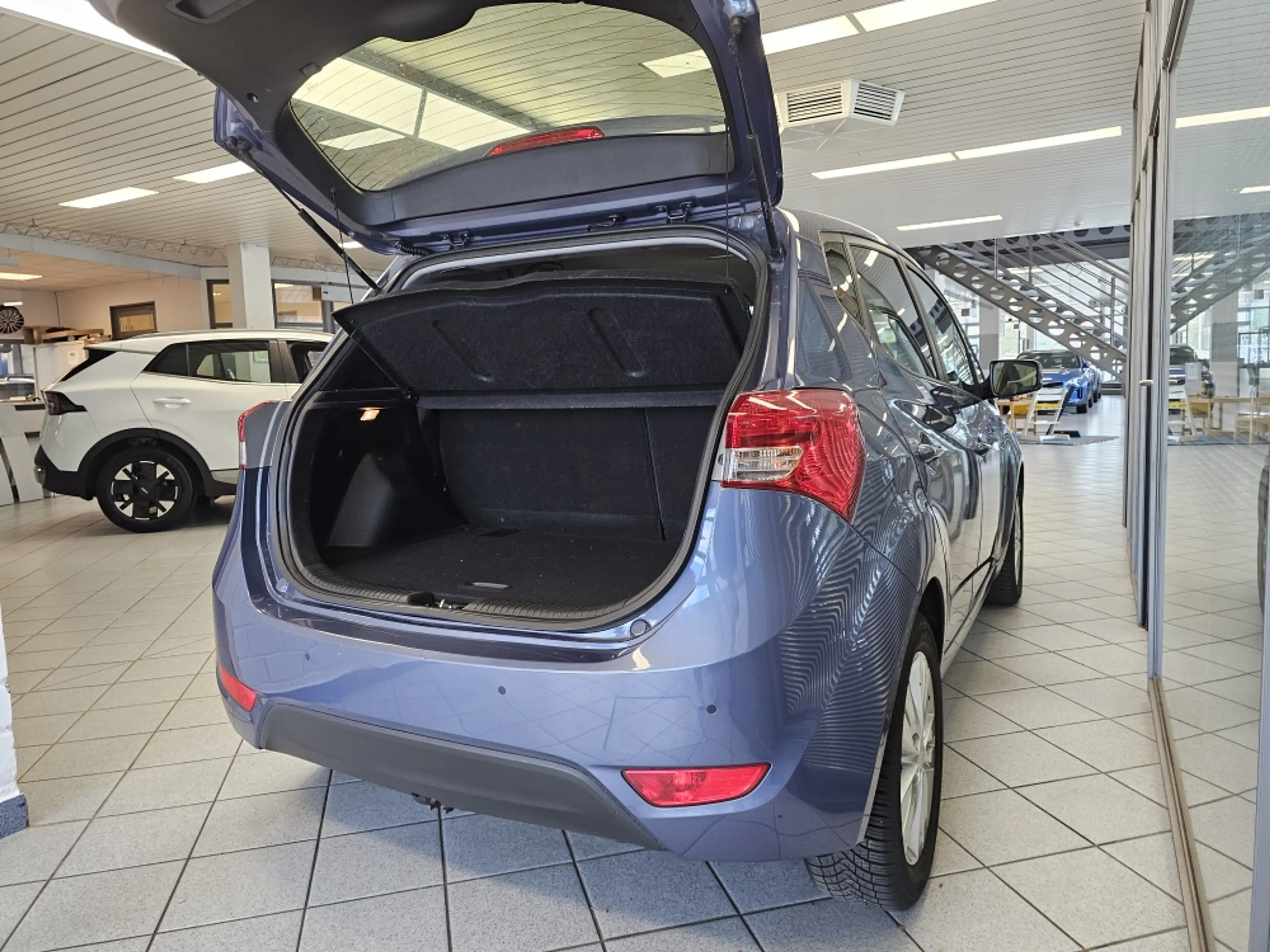 Hyundai iX20 1.Hand,AHK,Leder,Tempomat,PDC,Sitzheizung — photo 3