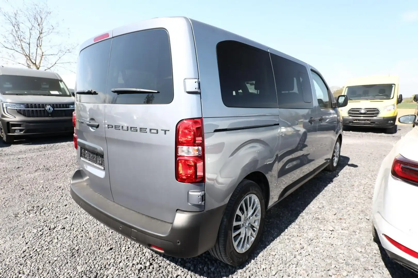 Peugeot Expert Kombi L2 180 EAT8 Nav Kam AHK LED 9-S HFT 132 k... Srebrny - 2
