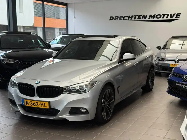 BMW 335 3-serie Touring 335d xDrive M Sport / Pano / Autom
