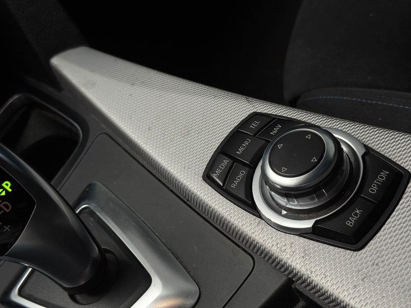 BMW 335 3-serie Touring 335d xDrive M Sport / Pano / Autom — photo 14