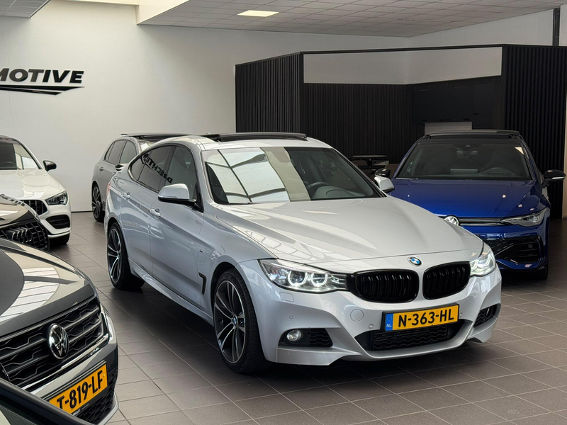 BMW 335 3-serie Touring 335d xDrive M Sport / Pano / Autom — photo 4