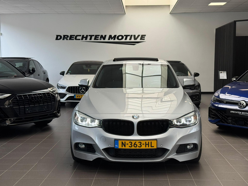 BMW 335 3-serie Touring 335d xDrive M Sport / Pano / Autom — photo 3