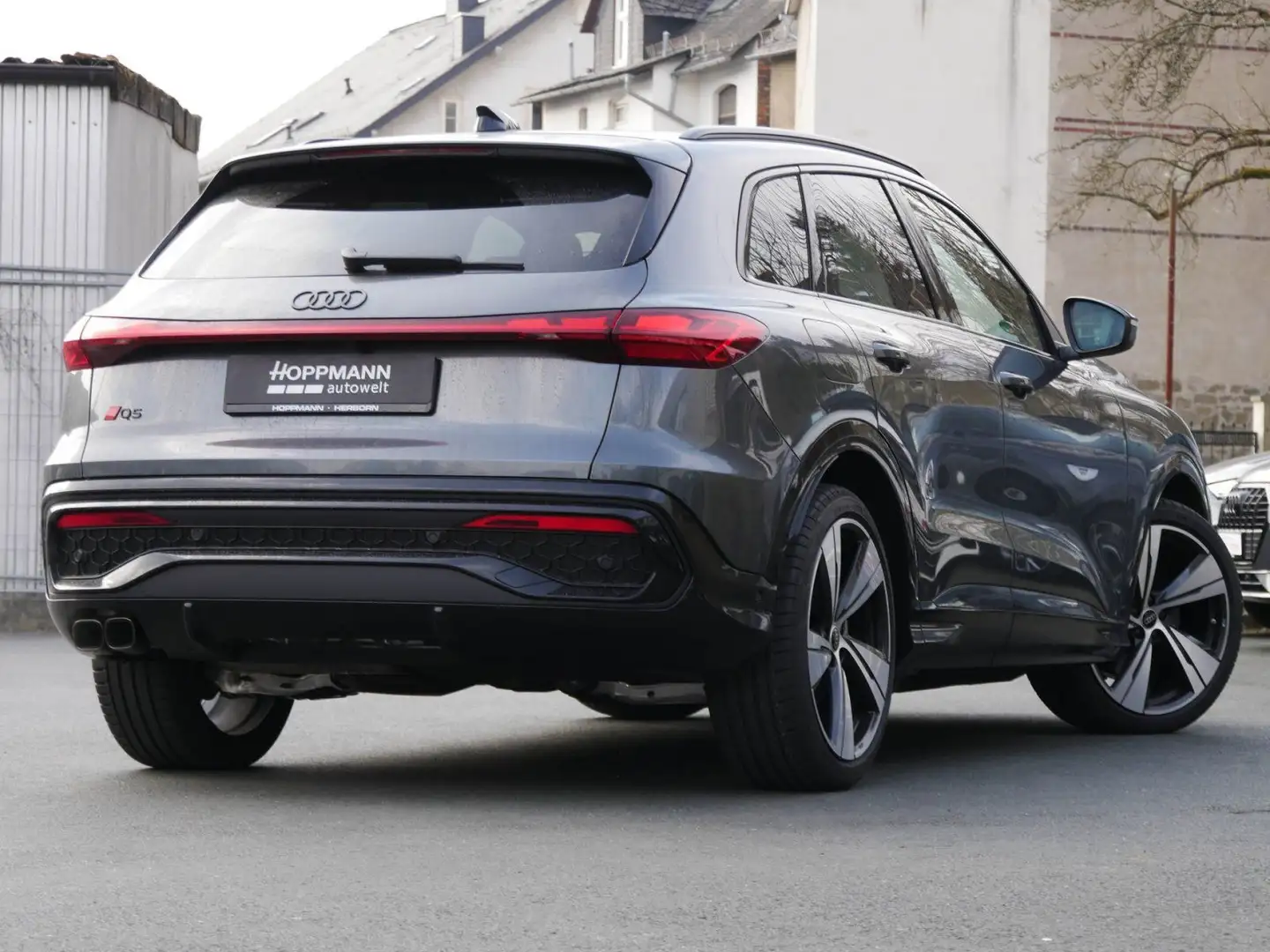 Audi Q5 2.0 TDI quattro S-Line edition one Grau - 2