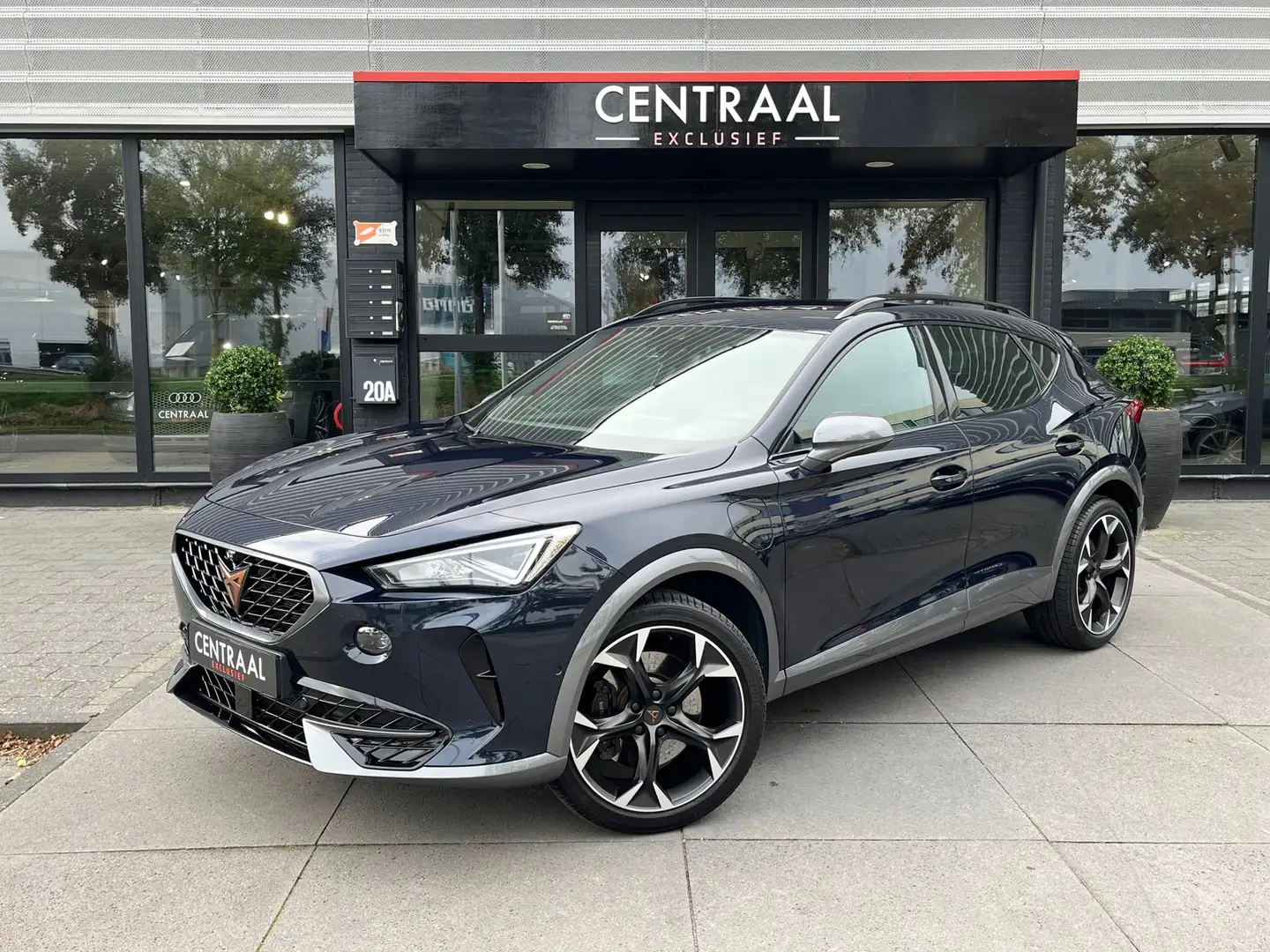 CUPRA Formentor 1.4 e-Hybrid VZ Performance 245PK|Memory|360Camera Blauw - 1