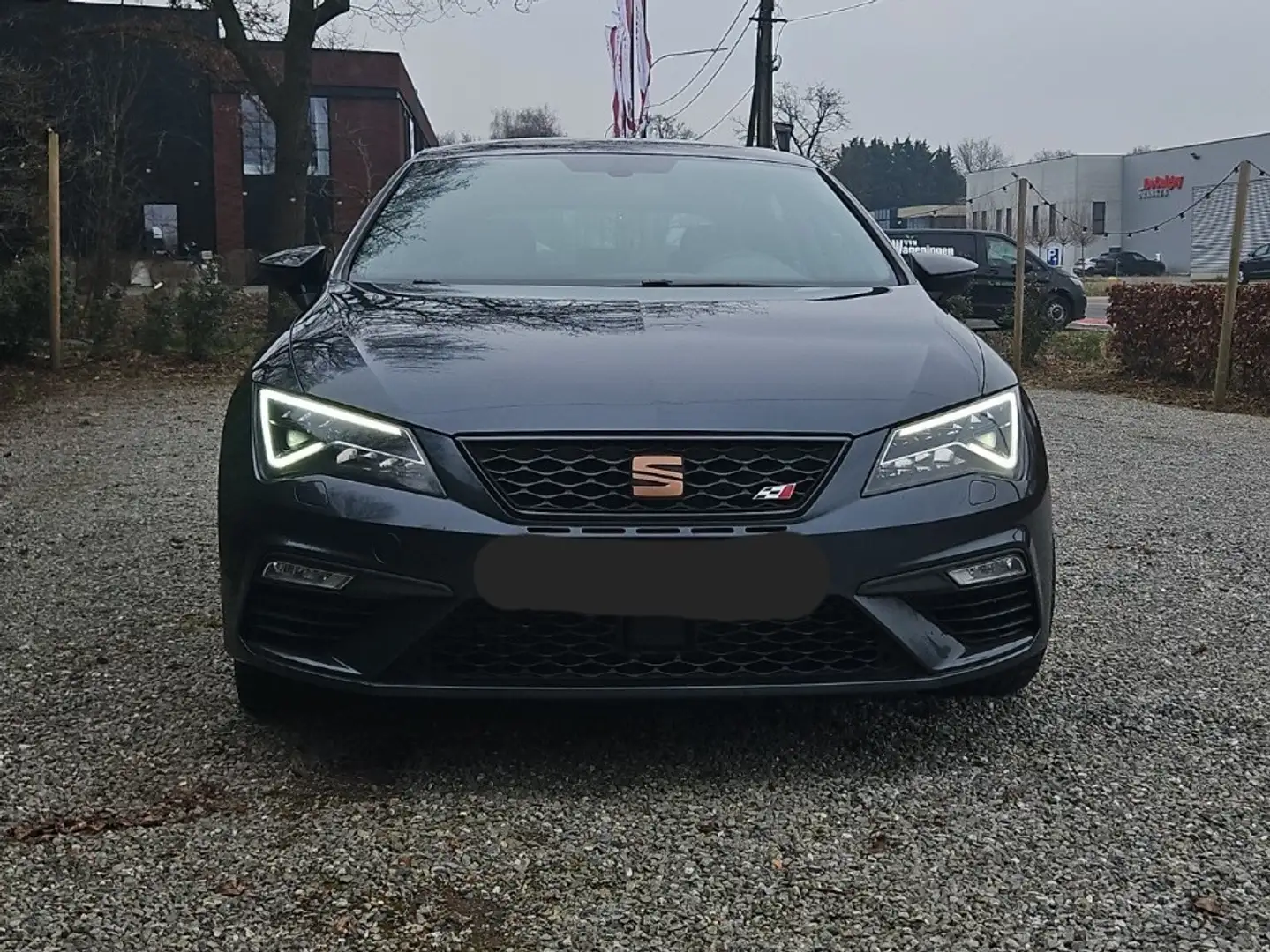 SEAT Leon 2.0 TSI OPF DSG Cupra Grijs - 1