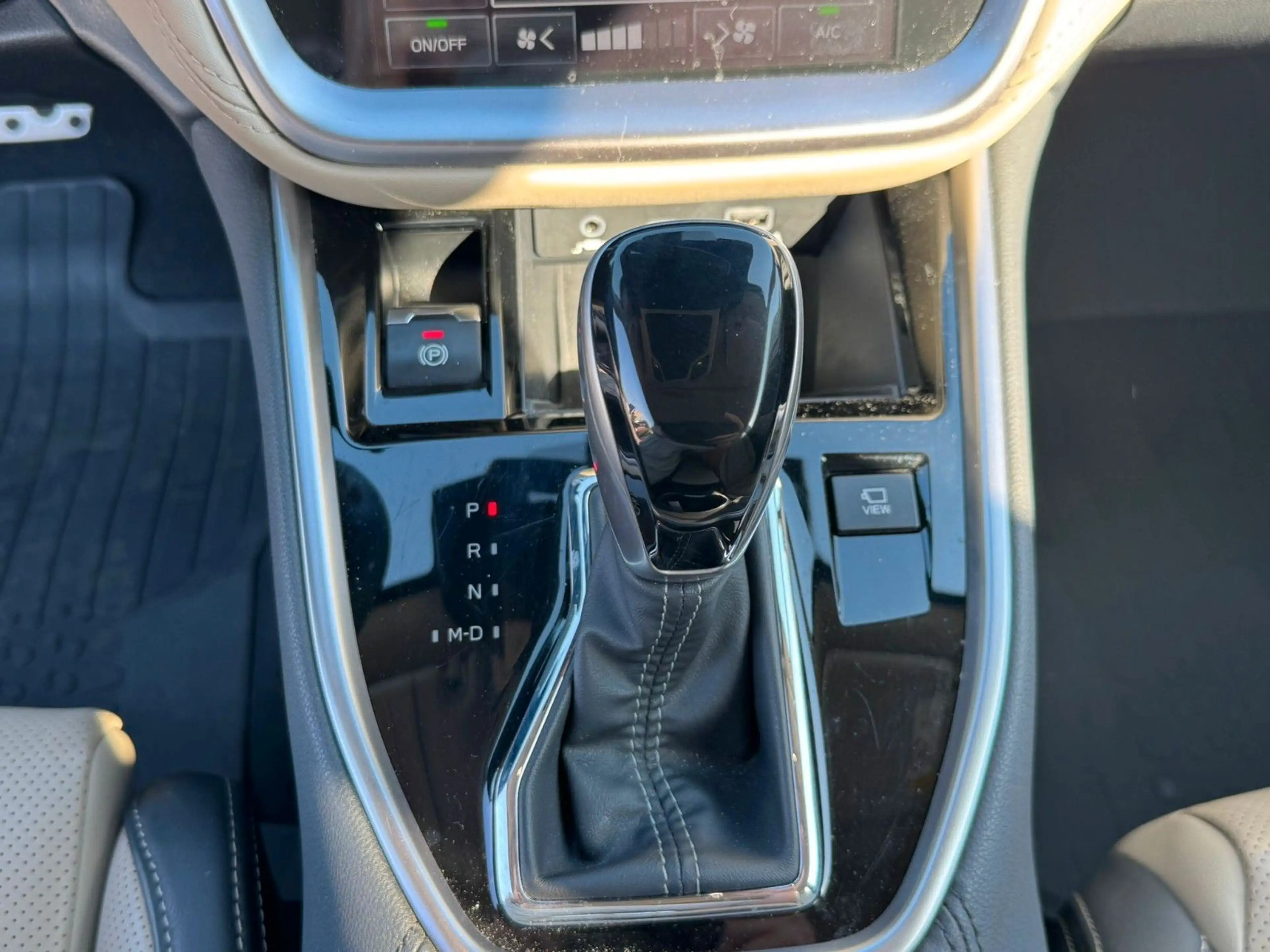 Subaru OUTBACK 2,5 Platinum "Premium Audio, Navi" — photo 2
