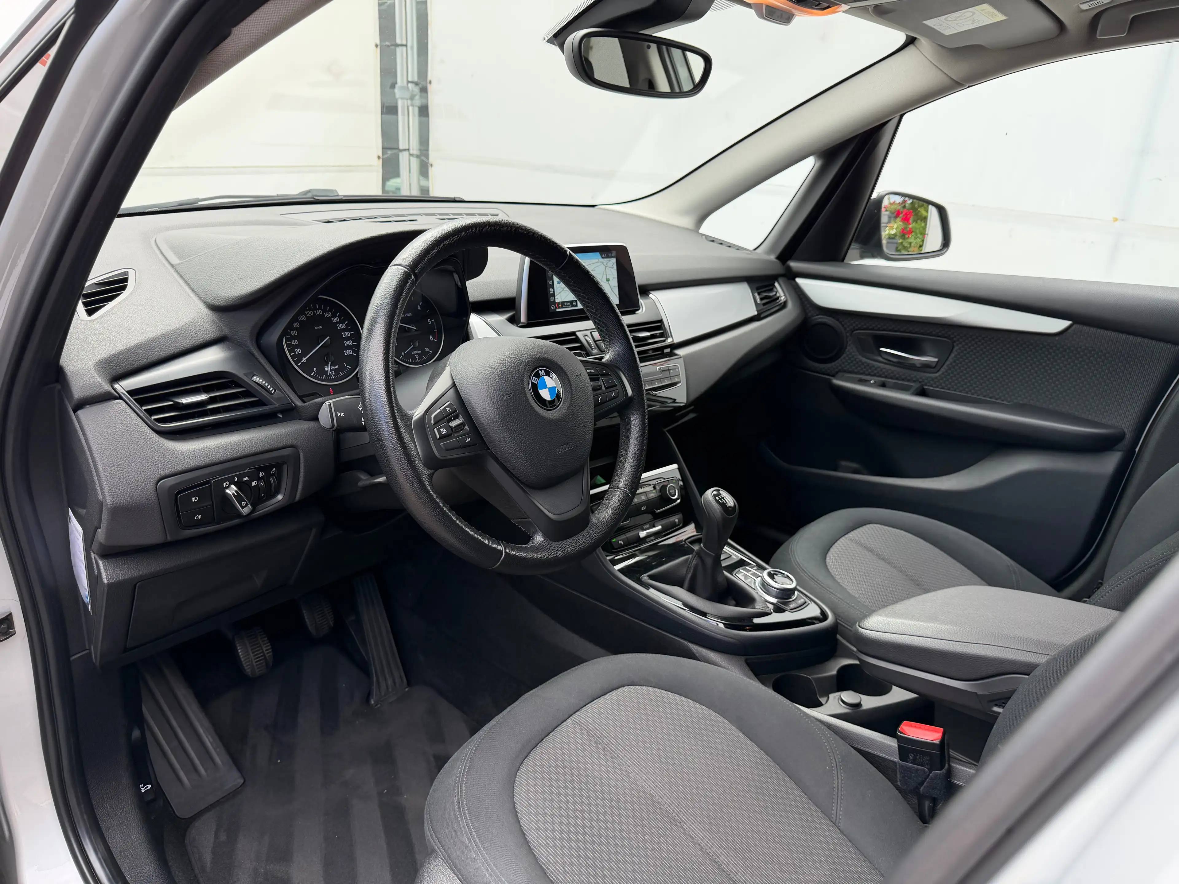 BMW 216 d Tourer *Navigatie*Cruise*Led*Euro6b*115 PK* — photo 9