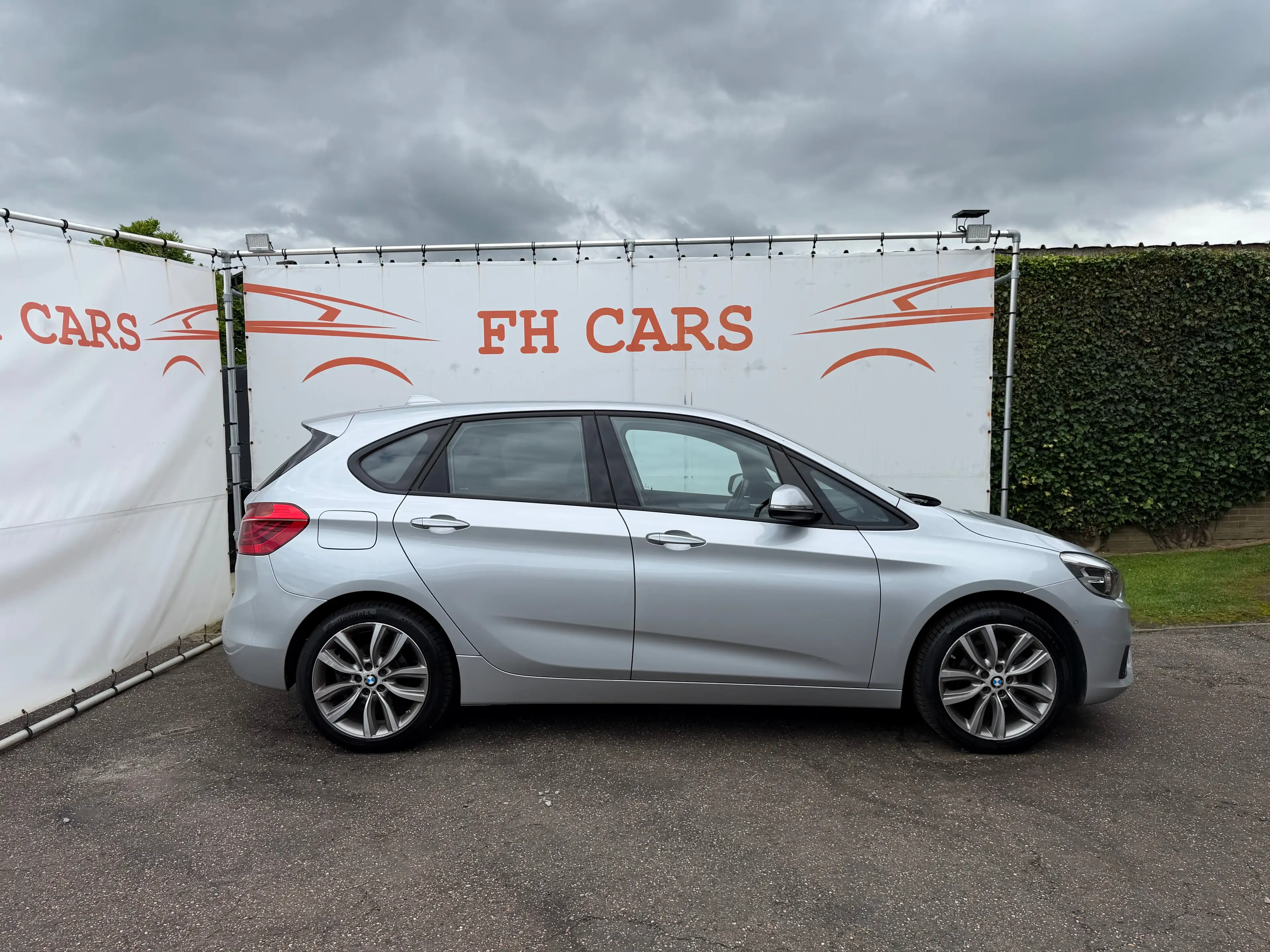 BMW 216 d Tourer *Navigatie*Cruise*Led*Euro6b*115 PK* — photo 2
