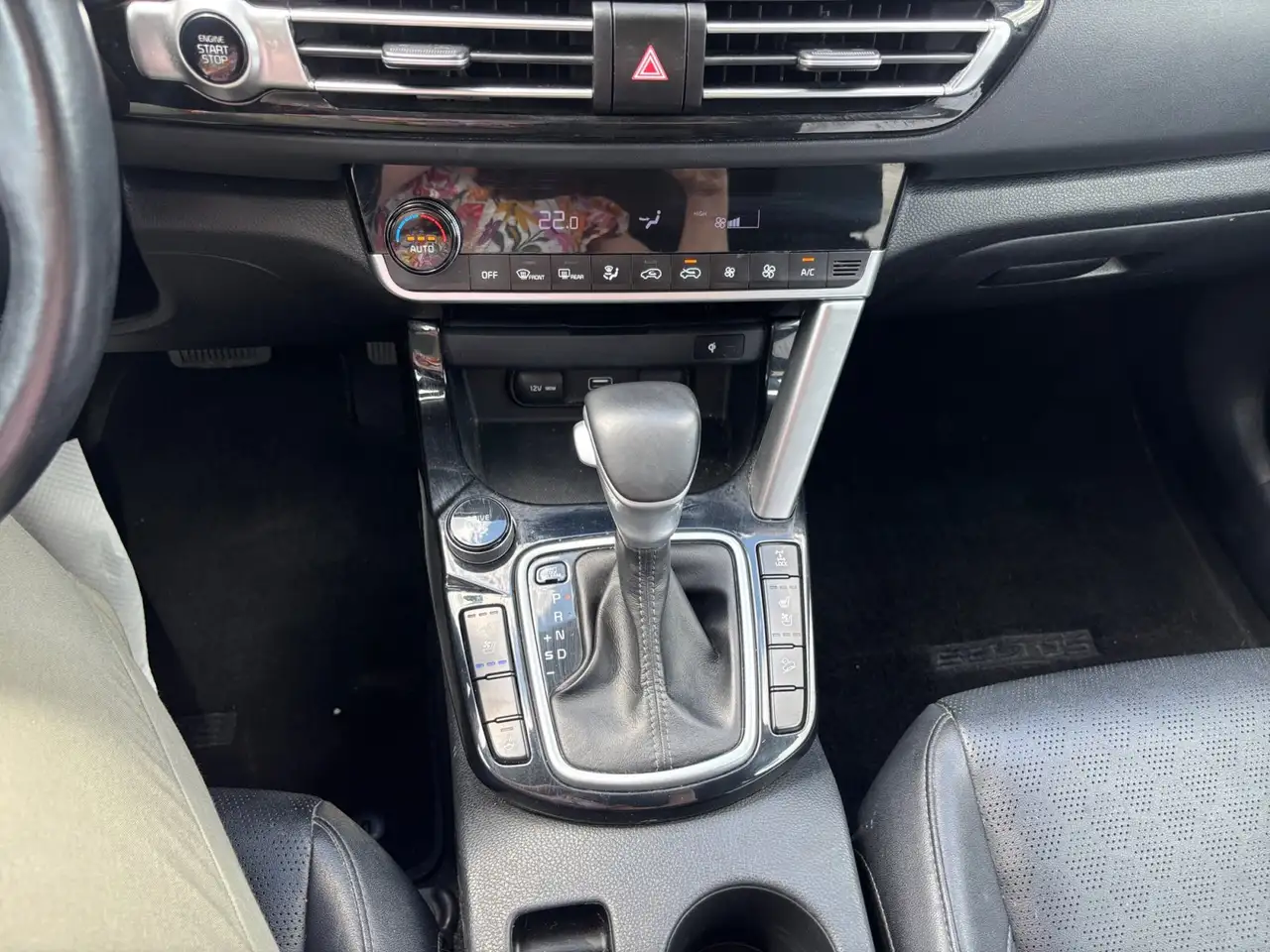 Kia Seltos photo Kia Seltos