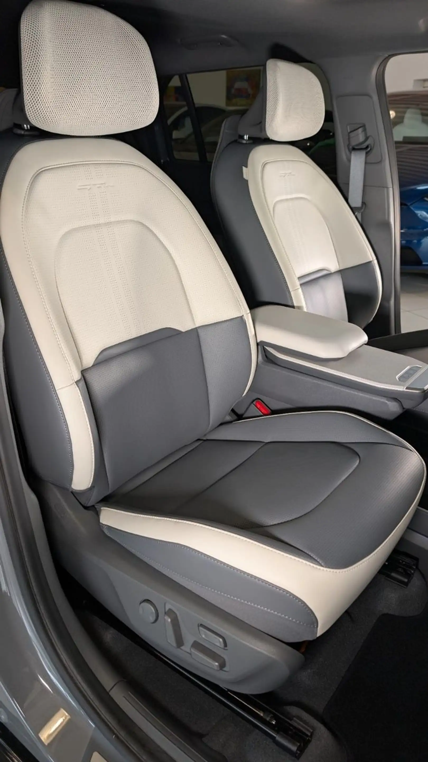 Kia EV3 150 kW GT-Line *Leder*Schiebedach*Sitzbelüft — photo 7