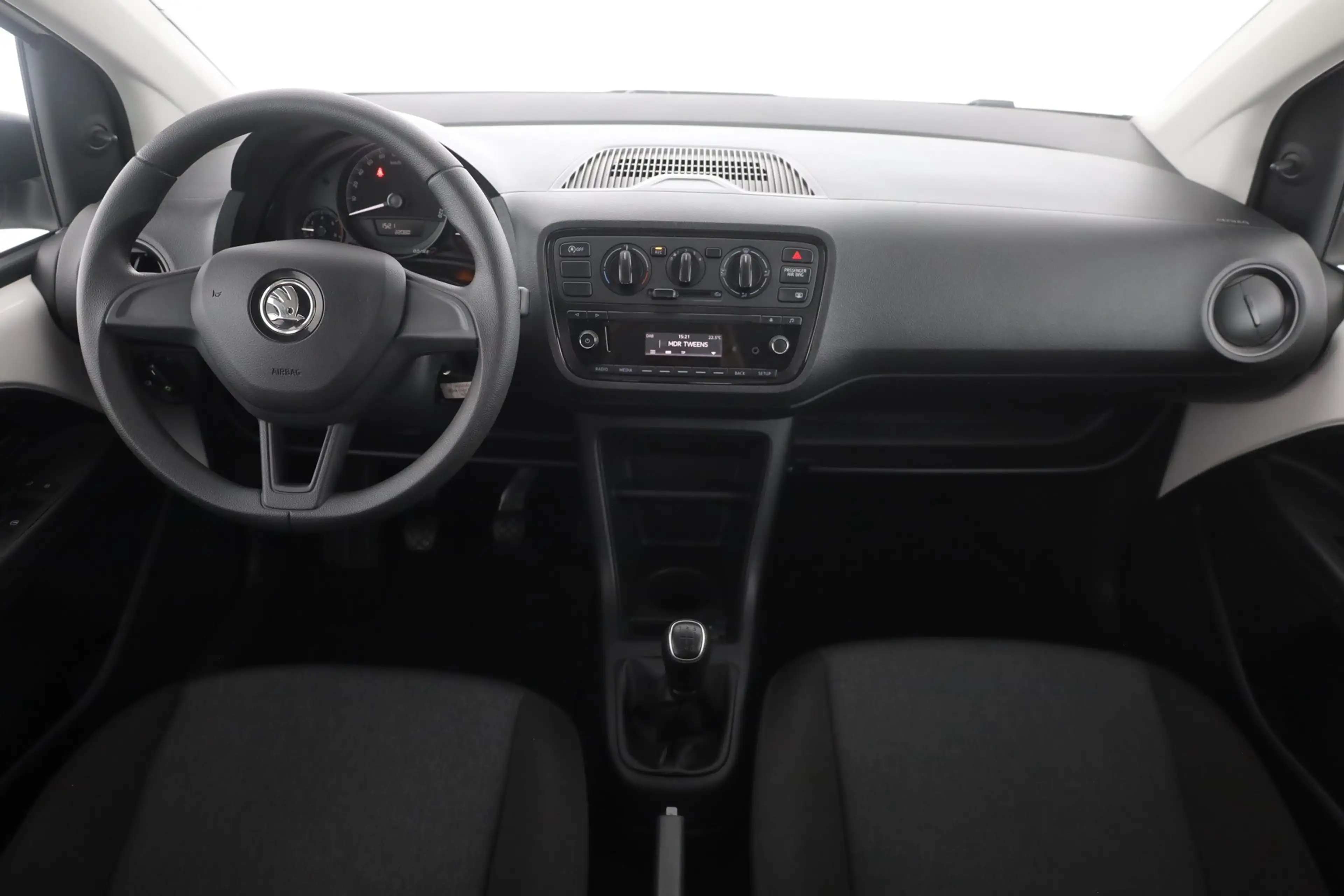 Skoda Citigo 1.0 MPI Active DAB Klima AUX — photo 9