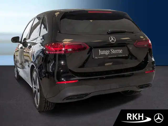 Mercedes-Benz B-Class view 4