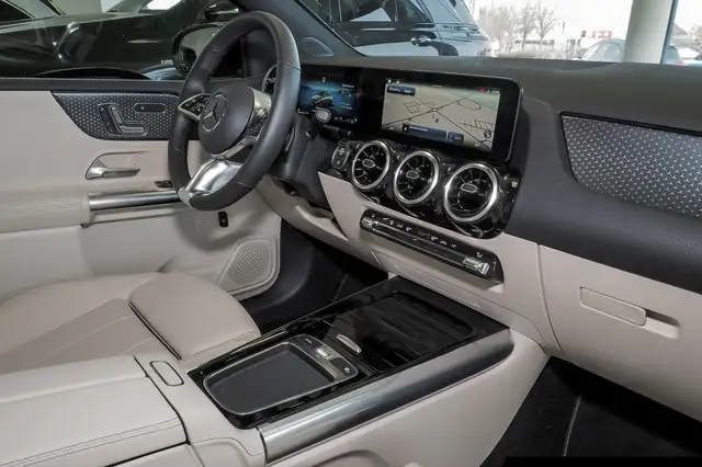 Mercedes-Benz B-Class view 7