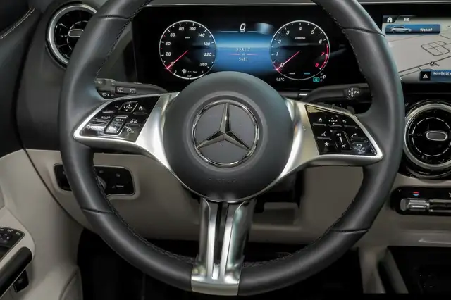 Mercedes-Benz B-Class view 13