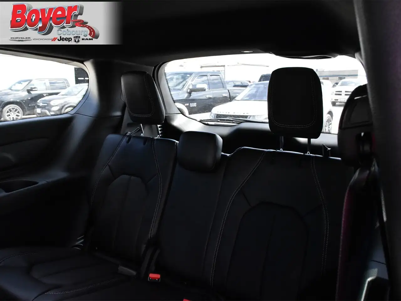 Chrysler Grand Caravan снимка Chrysler Grand Caravan