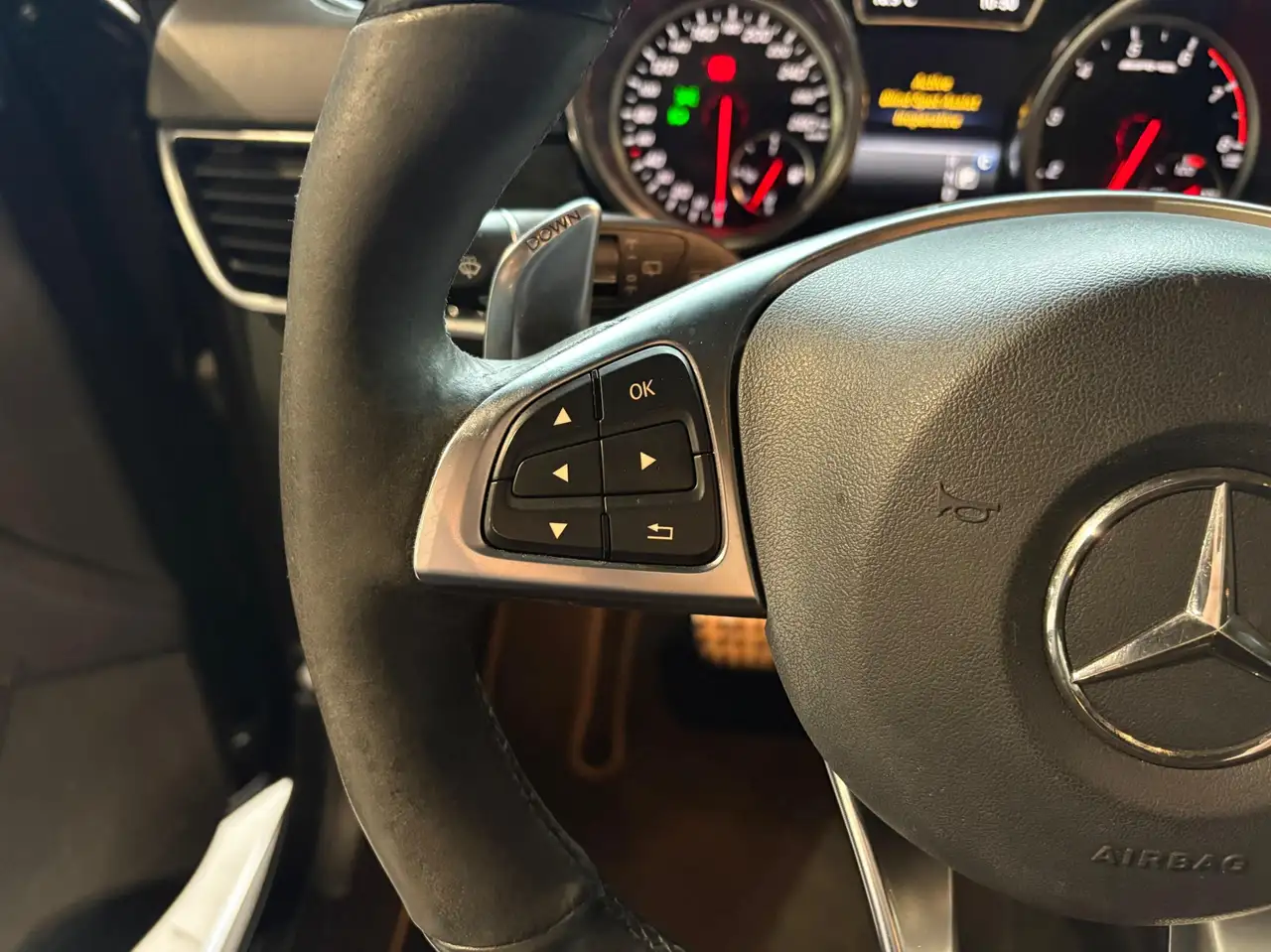 Mercedes-Benz GLE снимка Mercedes-Benz GLE