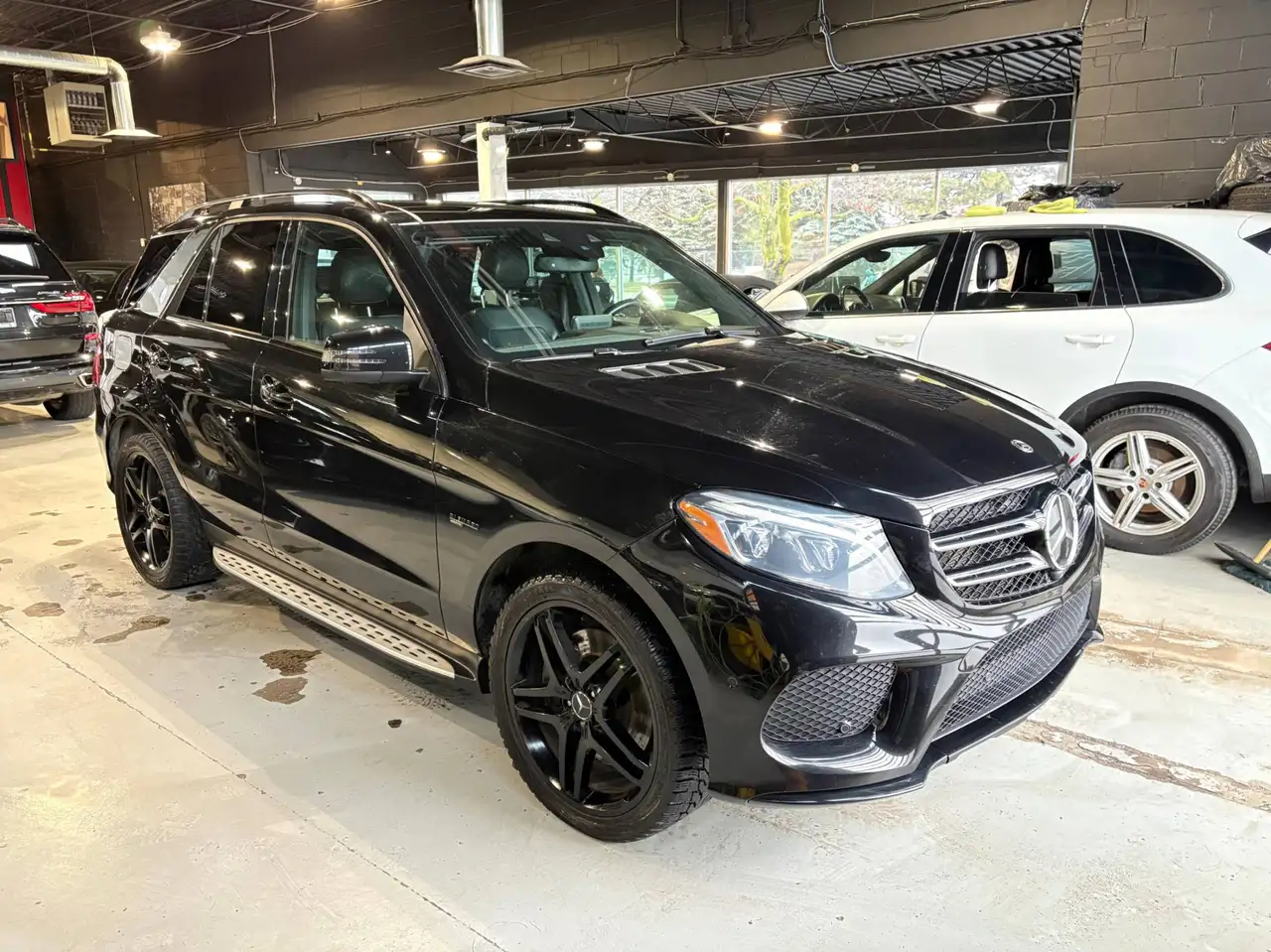 Mercedes-Benz GLE снимка Mercedes-Benz GLE