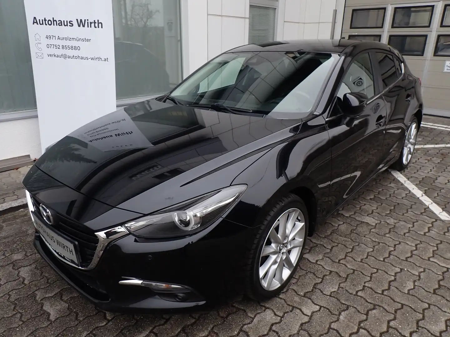 Mazda 3 G120 Revolution  /  8-fach Schwarz - 1