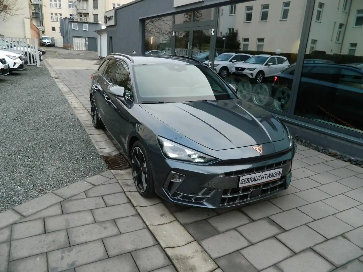 CUPRA Leon SP 1.5 eTSI DSG Edge/IntelligentDriveP/Sitzheiz/Ga Gris - 1