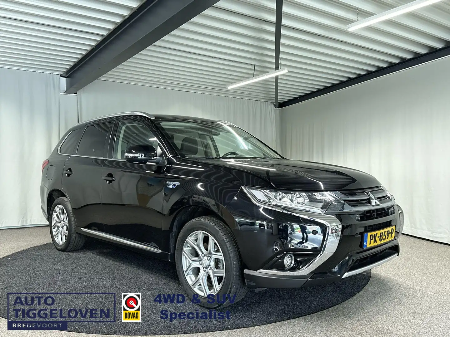 Mitsubishi Outlander 2.0 PHEV Premium Automaat | Trekhaak Zwart - 1