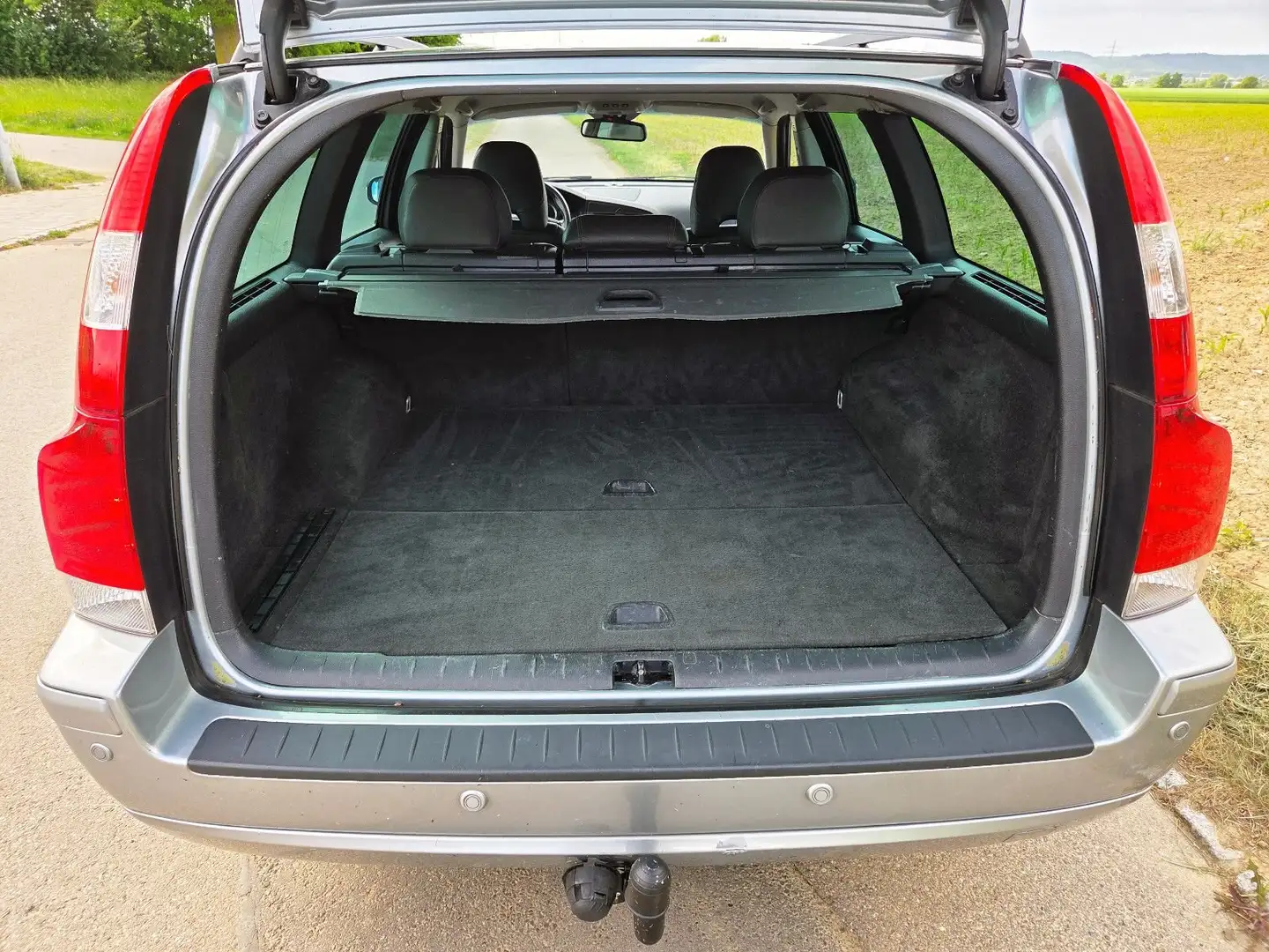 Volvo V70 V70 EDITION SPORT 2.4D Silber - 2