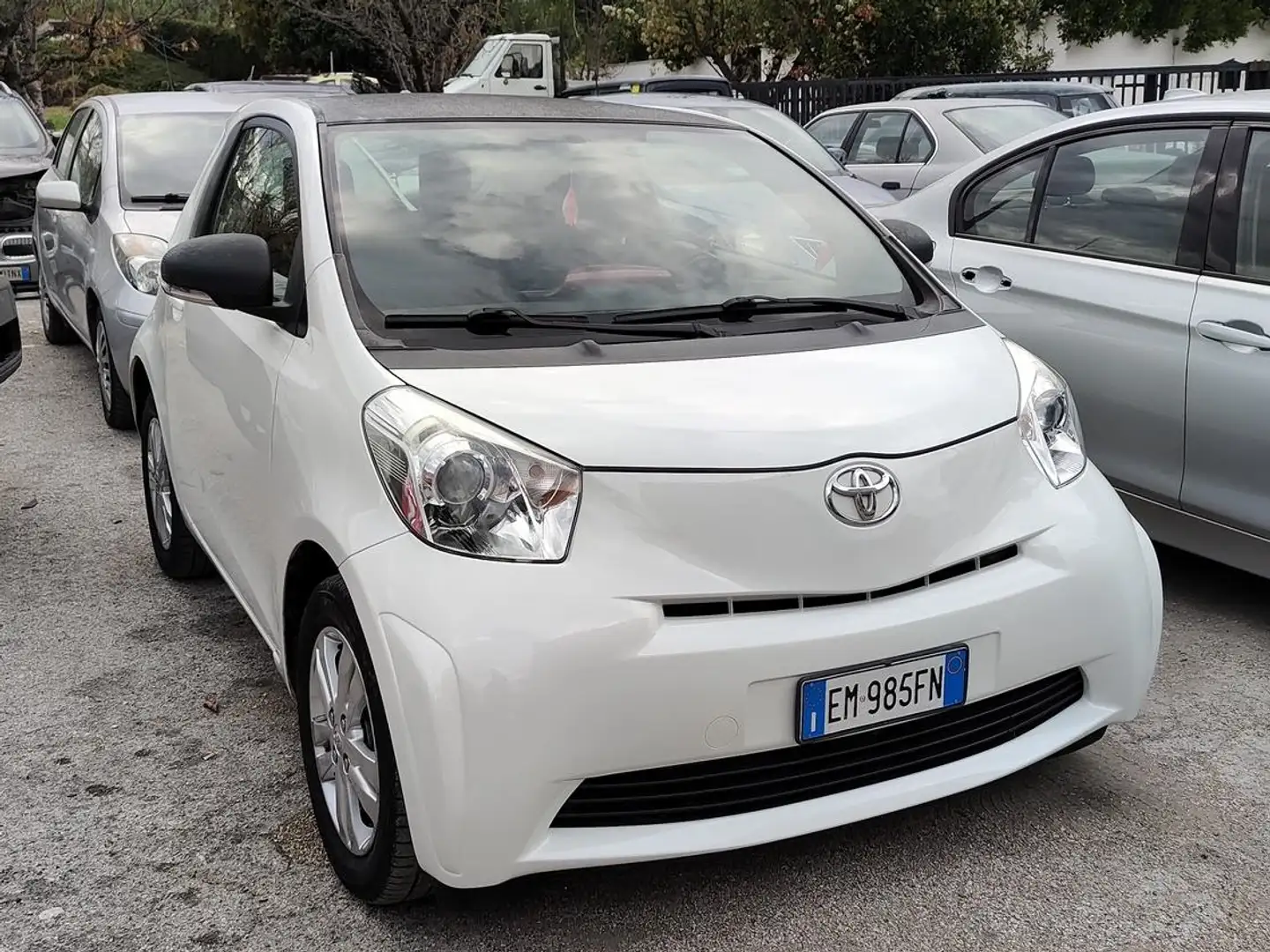 Toyota iQ Bianco - 1