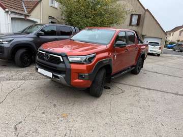 2.8 D DOUBLE CAB INVINCIBLE 4WD AUT