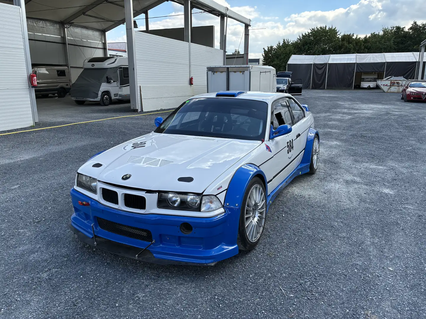 BMW M3 M3 GTR Rennwagen Weiß - 1