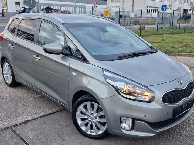Kia Carens UEFA Euro-Edition Navi Kamera LED