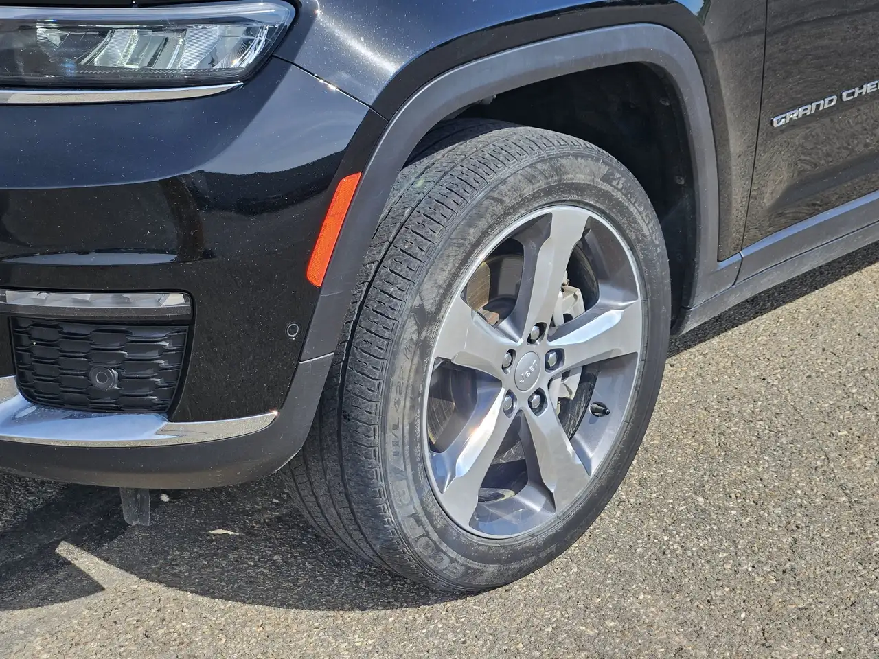 Jeep Grand Cherokee photo Jeep Grand Cherokee