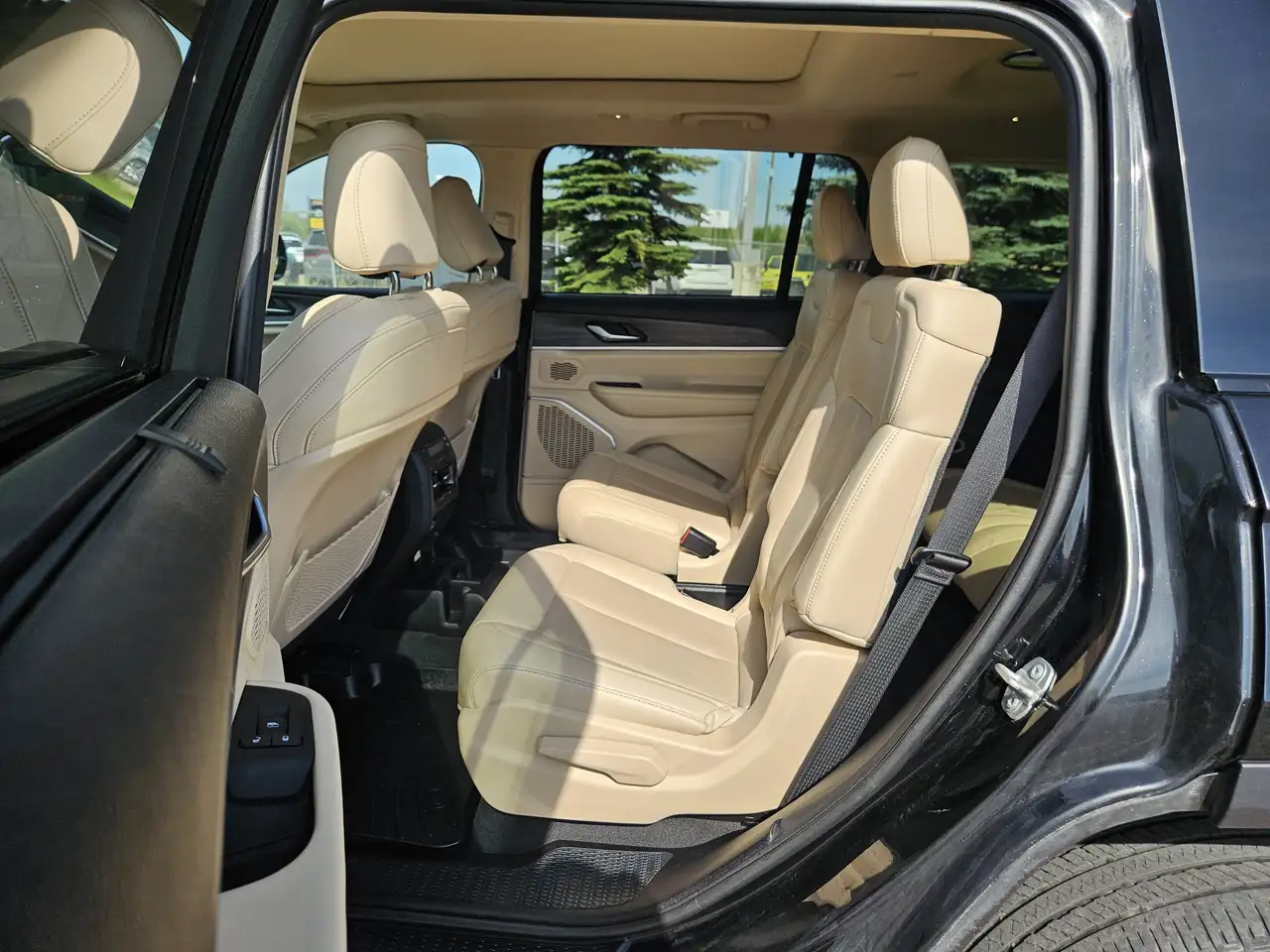 Jeep Grand Cherokee photo Jeep Grand Cherokee