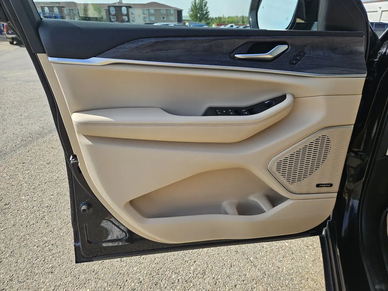 Jeep Grand Cherokee photo Jeep Grand Cherokee