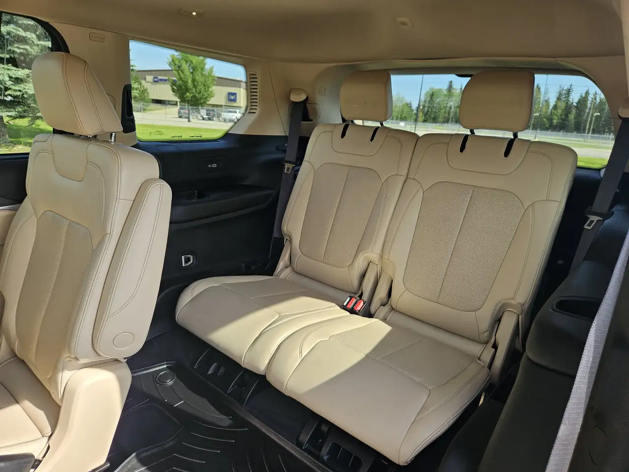 Jeep Grand Cherokee photo Jeep Grand Cherokee