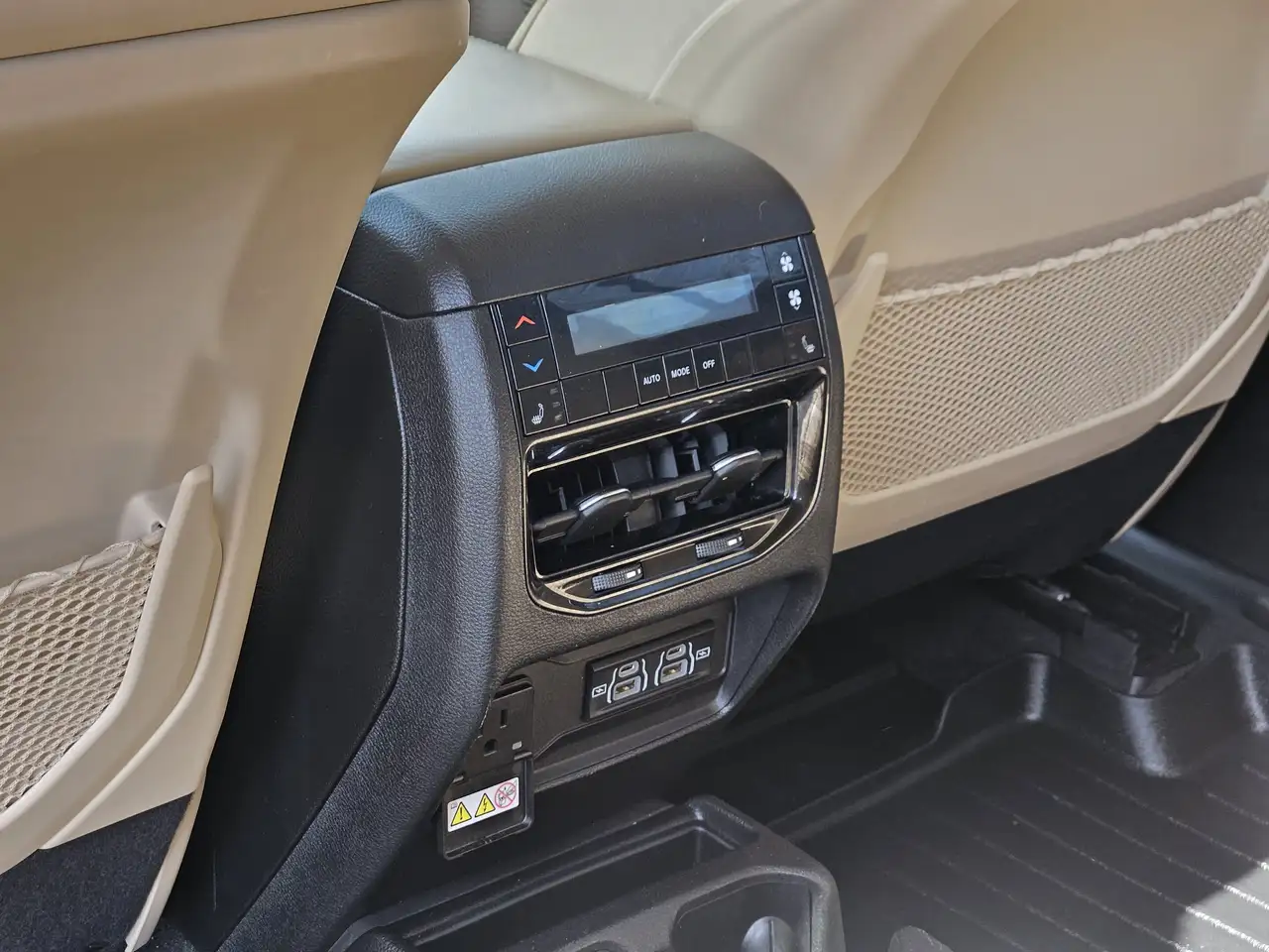Jeep Grand Cherokee photo Jeep Grand Cherokee
