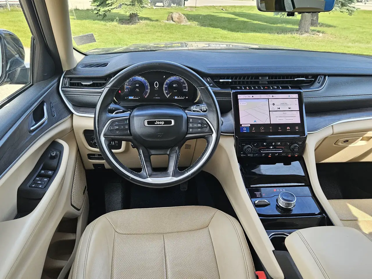 Jeep Grand Cherokee photo Jeep Grand Cherokee