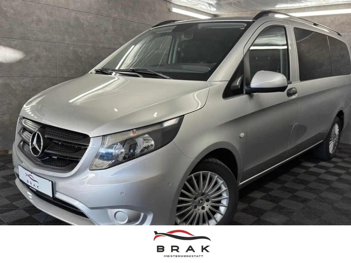 Mercedes-Benz Vito Tourer 116 CDI Pro lang 9-Sitzer*Tempo*AHK* Silber - 1