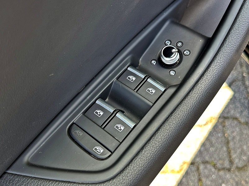 Audi A4 Avant 45TFSI qu S LINE BLACK PANO AHK MATRIX — photo 7