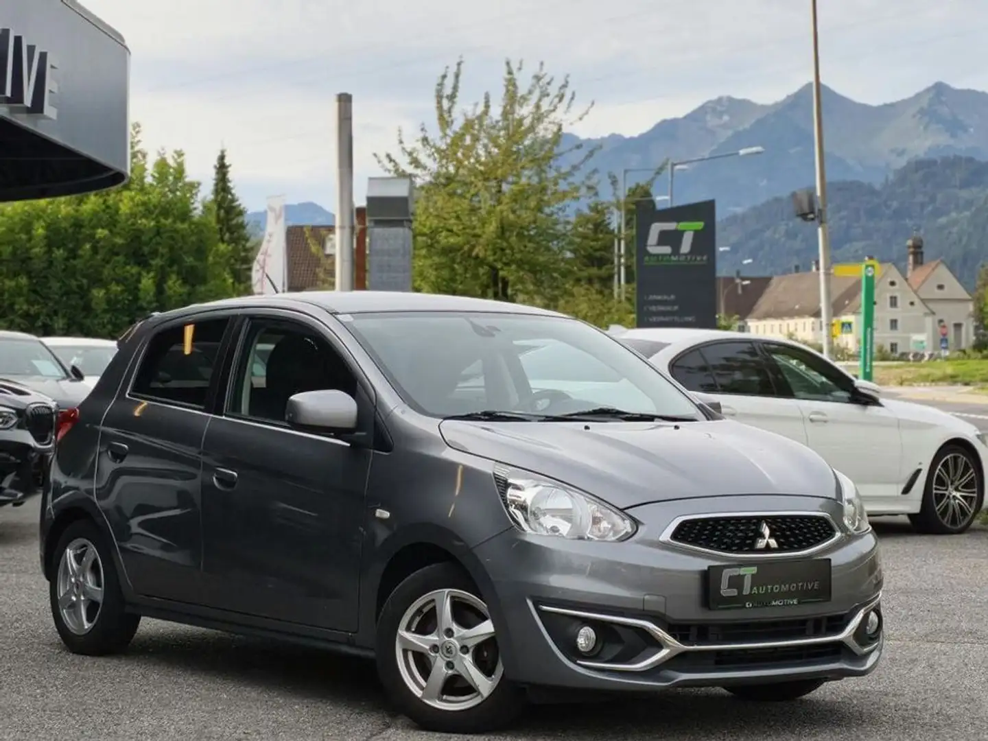 Mitsubishi Space Star Space Star 1,2 MIVEC Invite Connect AS&G Aut. CVT Schwarz - 1