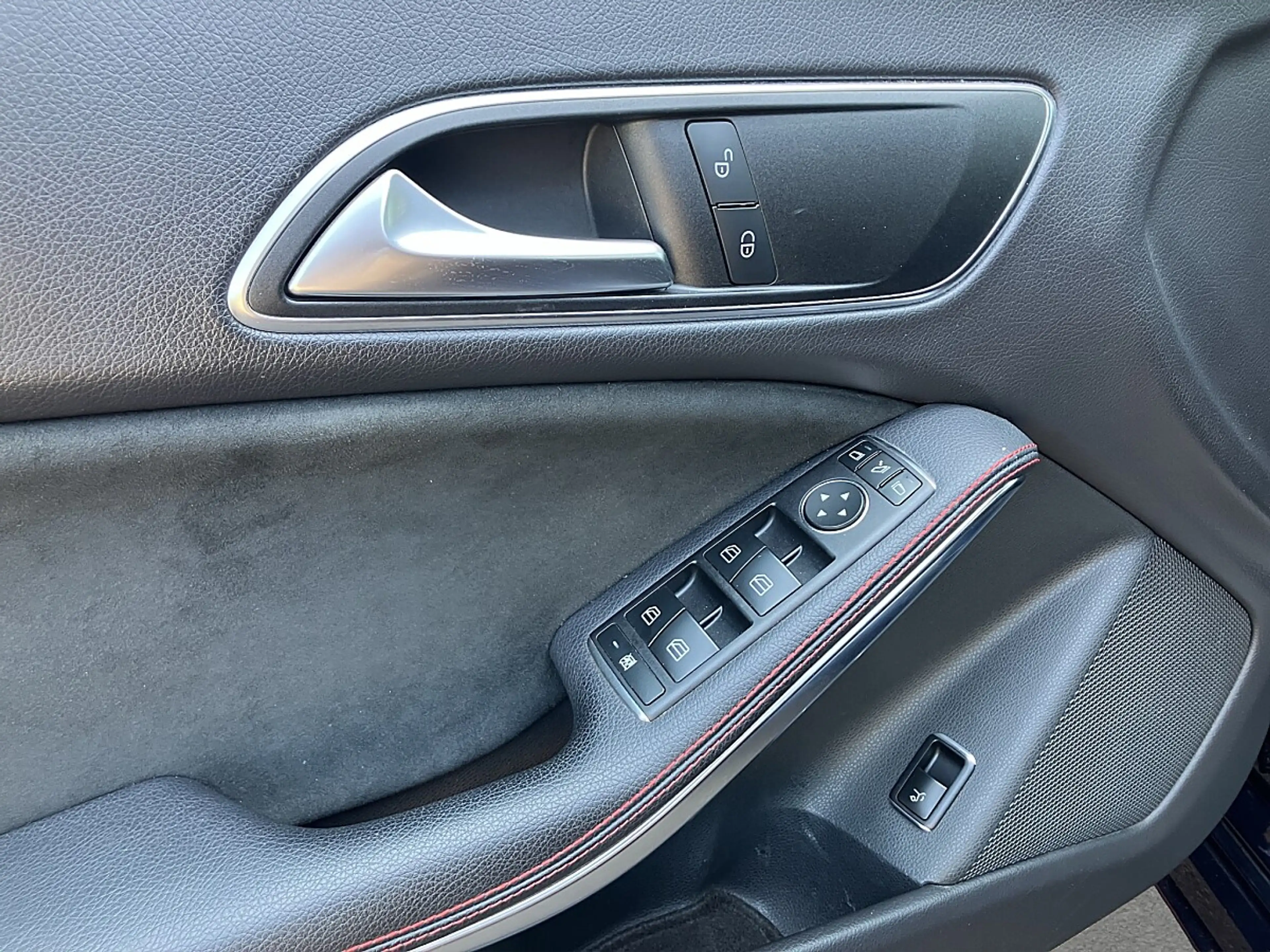 Mercedes-Benz CLA 220 CDI Shooting Brake AMG Line Erstbesitz/Serviceg... — photo 14